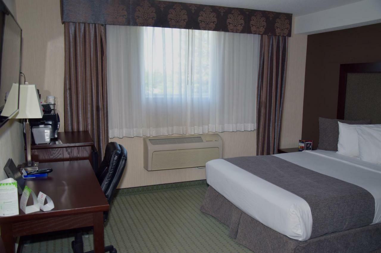 Coast Lethbridge Hotel & Conference Centre Exterior photo