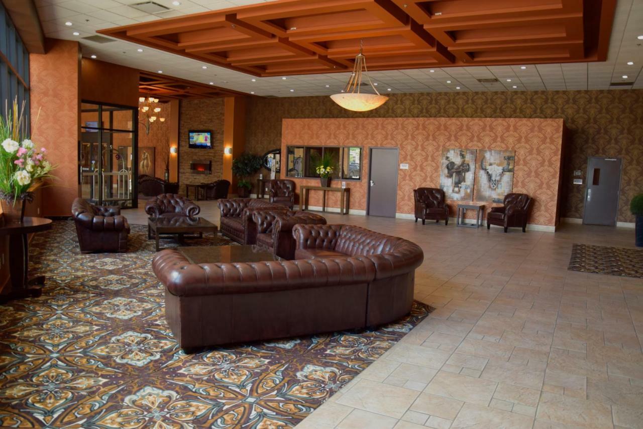 Coast Lethbridge Hotel & Conference Centre Exterior photo
